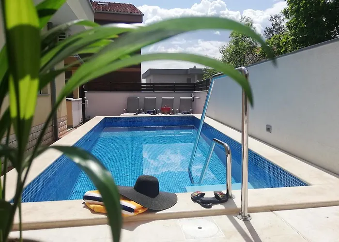 Carpe Diem アパート ツリクヴェニツァ